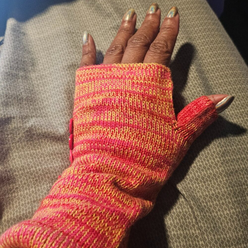 Gloves - Picture 3 of 4